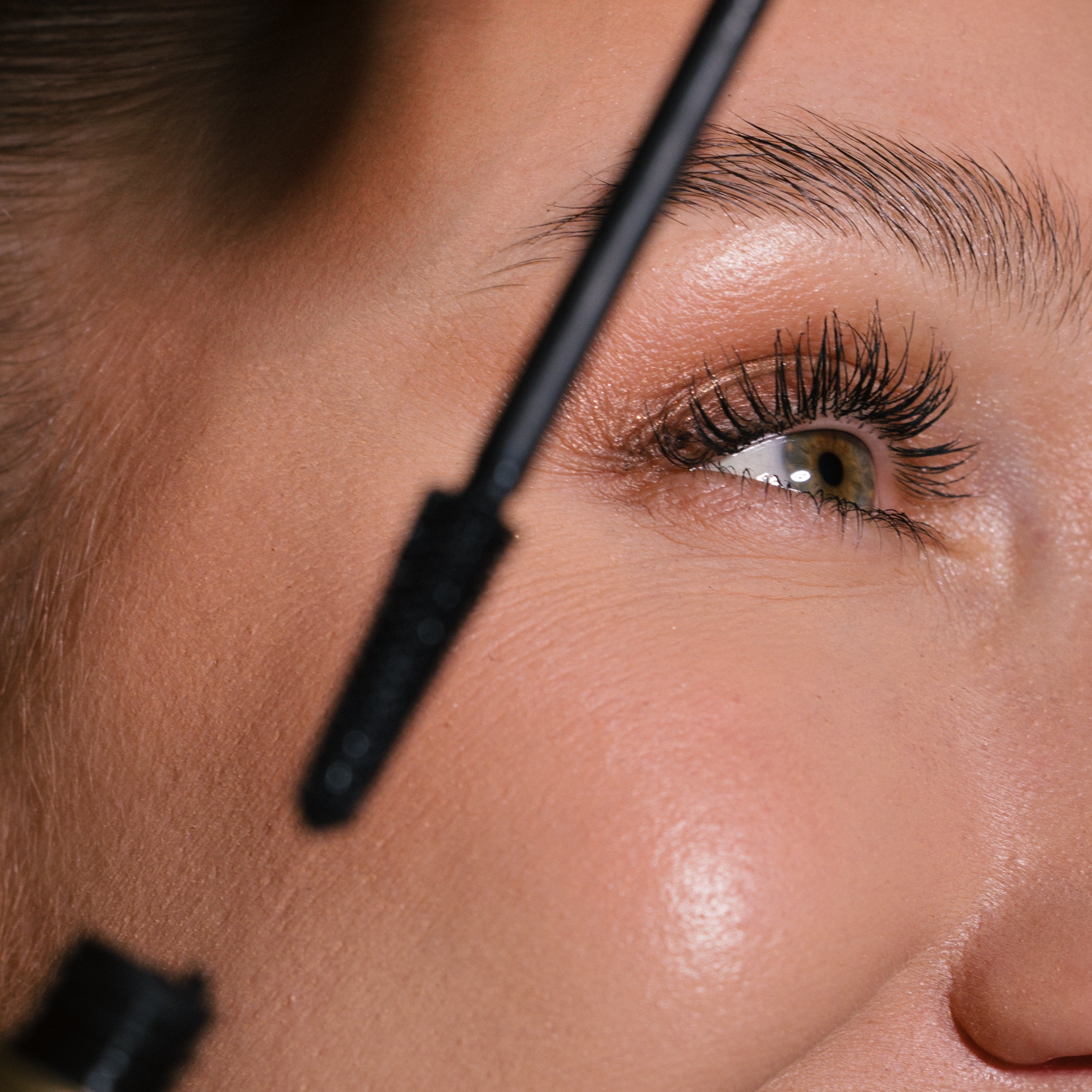 Eco By Sonya Mitzi Mascara clean formulated eye makeup on eye - Eco By Sonya UK